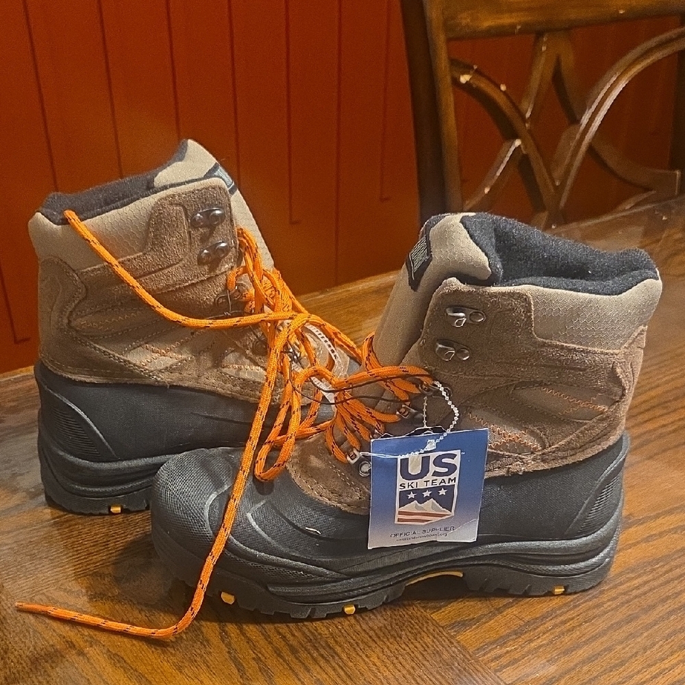 Khombu Tan and Black Outdoor Boots with Orange Laces In Men's Size 9 NWOB - Picture 4 of 10